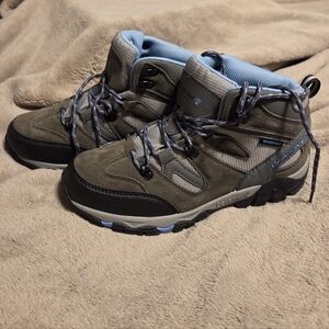 Womens Bearpaw Corsica Size 10 Blue amd Gray BNWT.